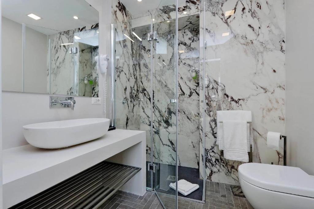 Boutique Suites Della Croce Rom Exteriör bild