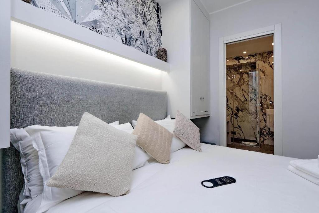 Boutique Suites Della Croce Rom Exteriör bild