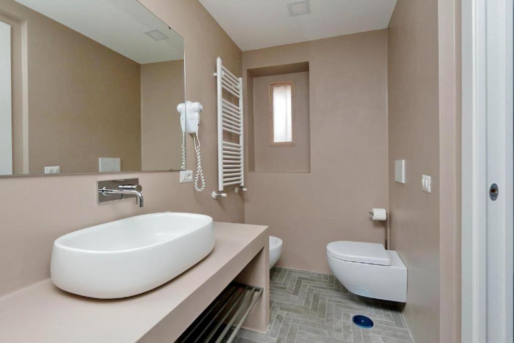 Boutique Suites Della Croce Rom Exteriör bild